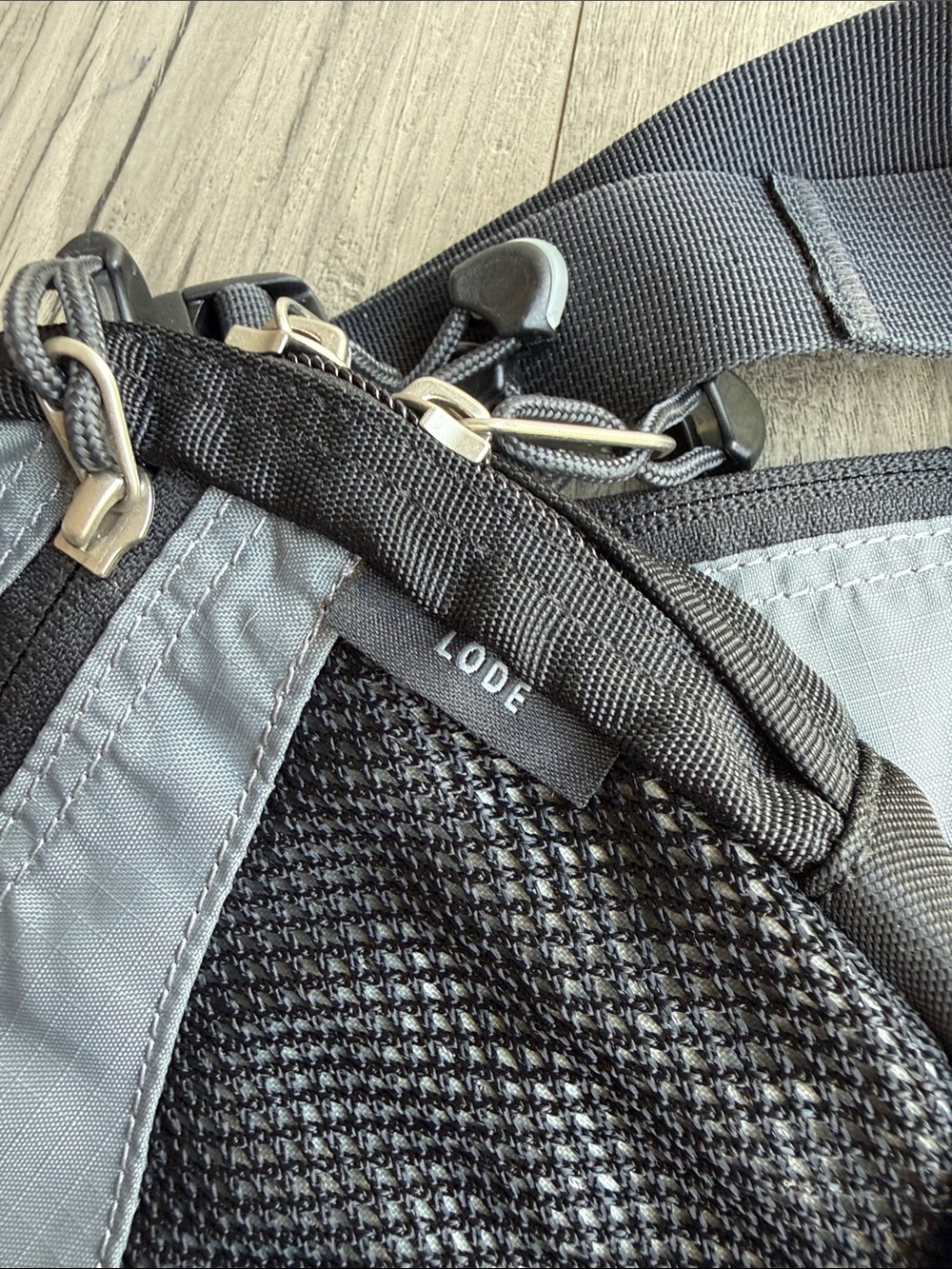 REI Recreational Equipment Inc. Gray and Black Waist Sling Pack Bag - Picture 2 of 9